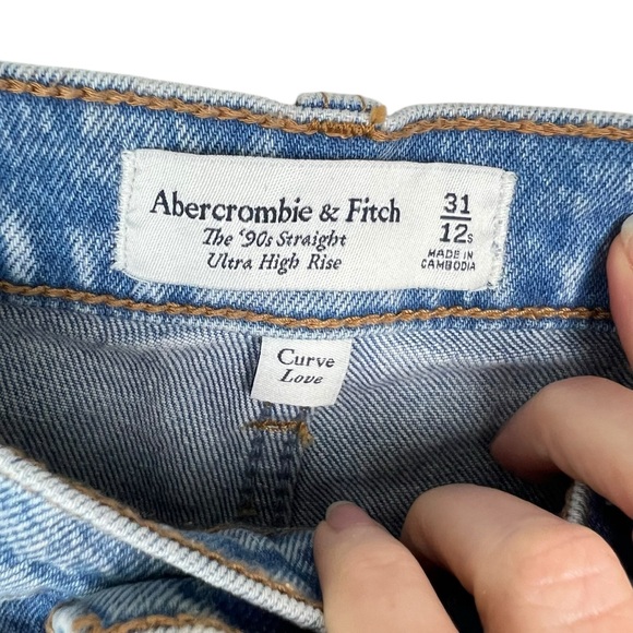 Abercrombie Curve Love Ultra High Rise 90s Straight Jean Sz 31 Short Blue AF - Picture 3 of 11